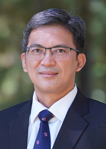 Dr.-Elvis-Ronald-Sumanti-SE-Ak.-MFM-1